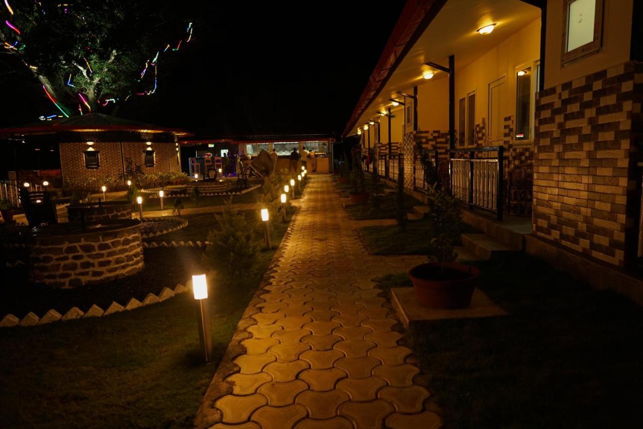 Alfanzoo Resort Pokhara Exterior foto